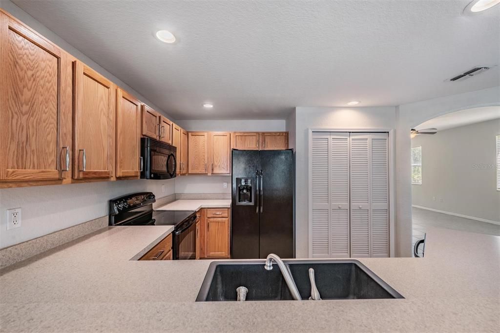 For Rent: $1,975 (2 beds, 2 baths, 1233 Square Feet)