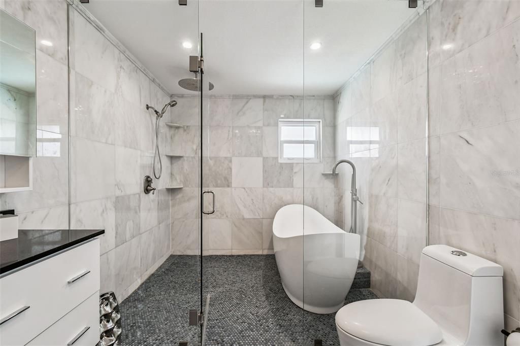En Venta: $1,999,000 (5 camas, 3 baños, 3463 Pies cuadrados)