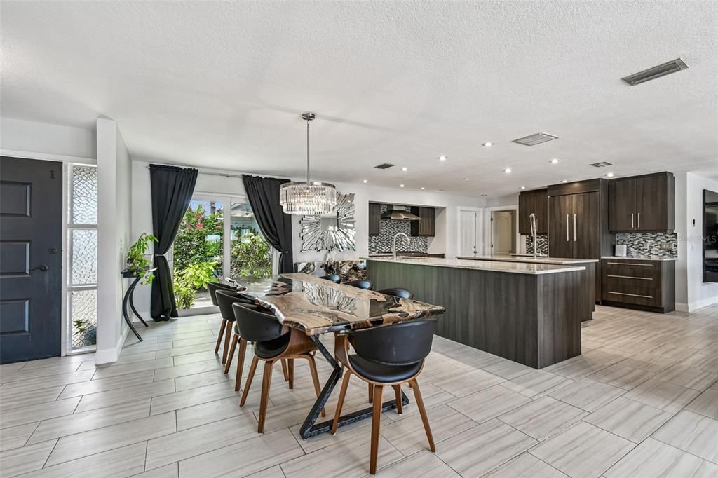 En Venta: $1,999,000 (5 camas, 3 baños, 3463 Pies cuadrados)