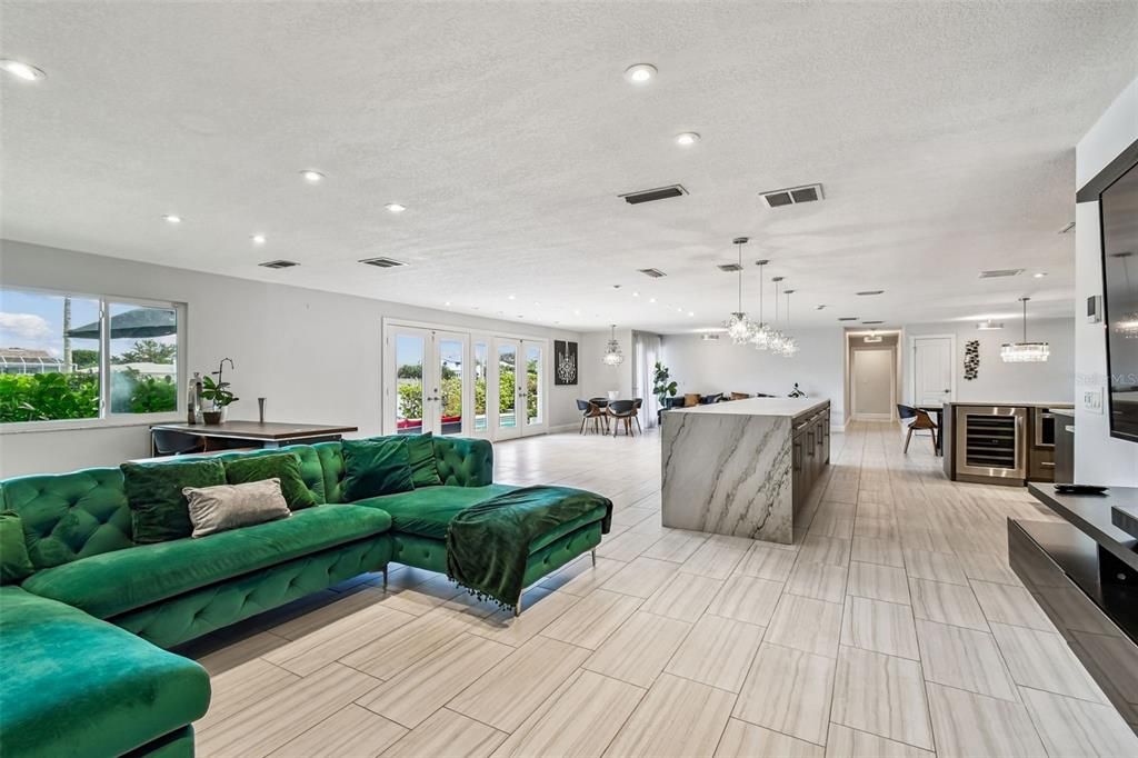 En Venta: $1,999,000 (5 camas, 3 baños, 3463 Pies cuadrados)