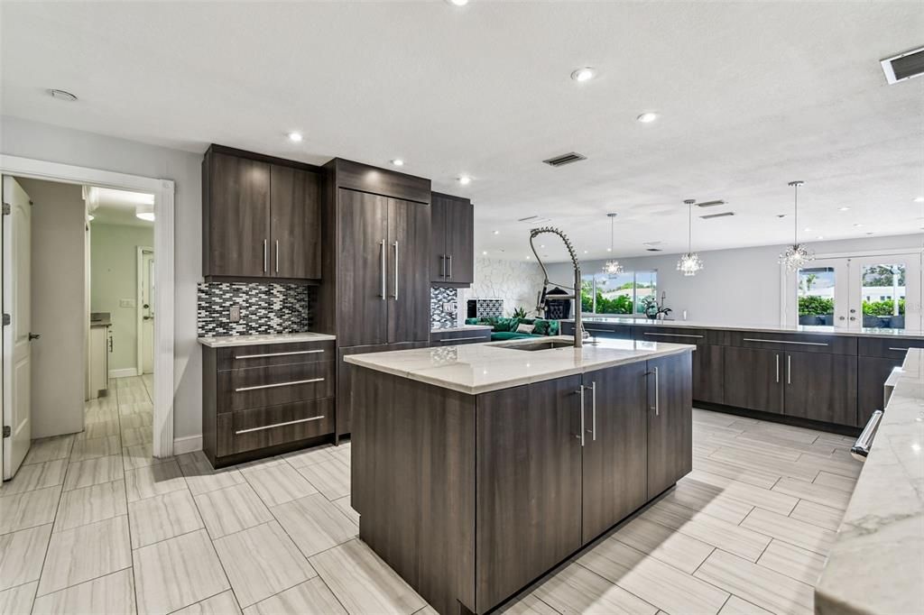 En Venta: $1,999,000 (5 camas, 3 baños, 3463 Pies cuadrados)