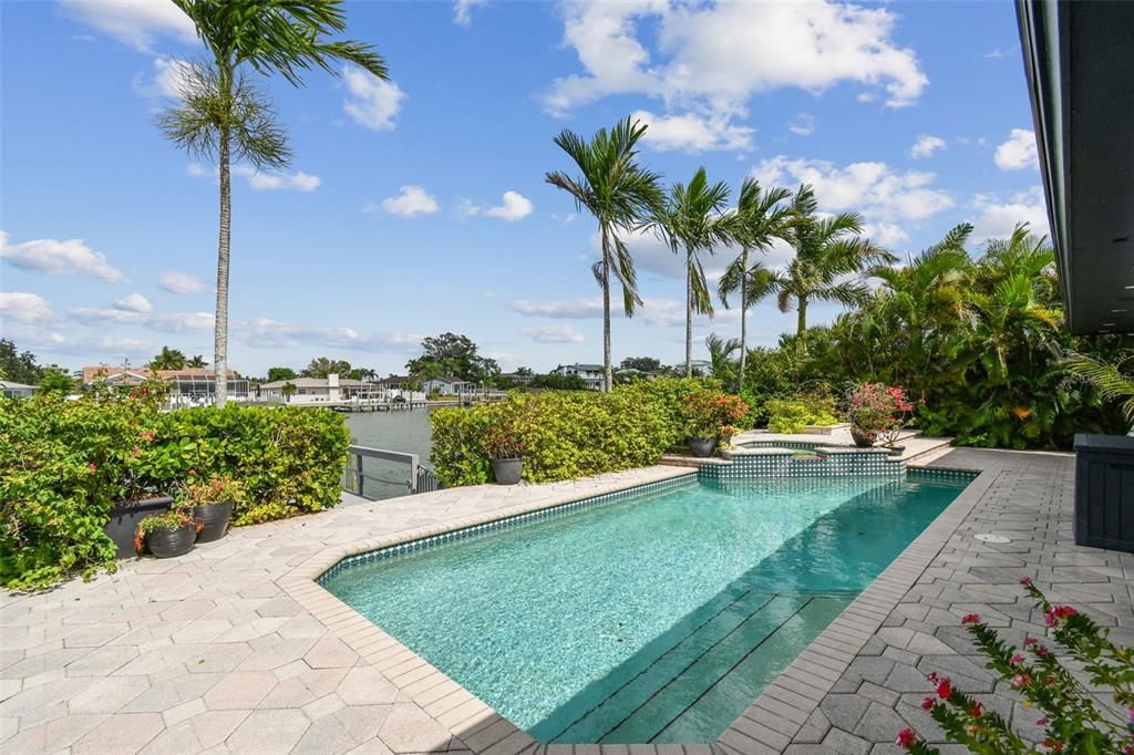En Venta: $1,999,000 (5 camas, 3 baños, 3463 Pies cuadrados)