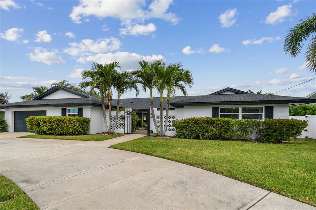 En Venta: $1,999,000 (5 camas, 3 baños, 3463 Pies cuadrados)