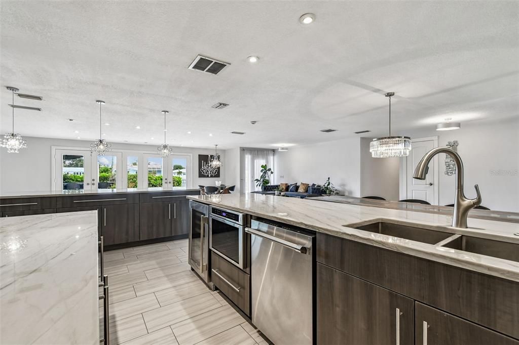 En Venta: $1,999,000 (5 camas, 3 baños, 3463 Pies cuadrados)
