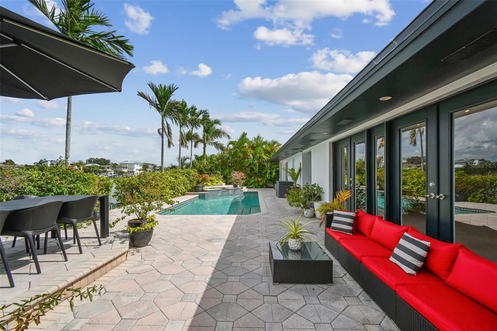 En Venta: $1,999,000 (5 camas, 3 baños, 3463 Pies cuadrados)