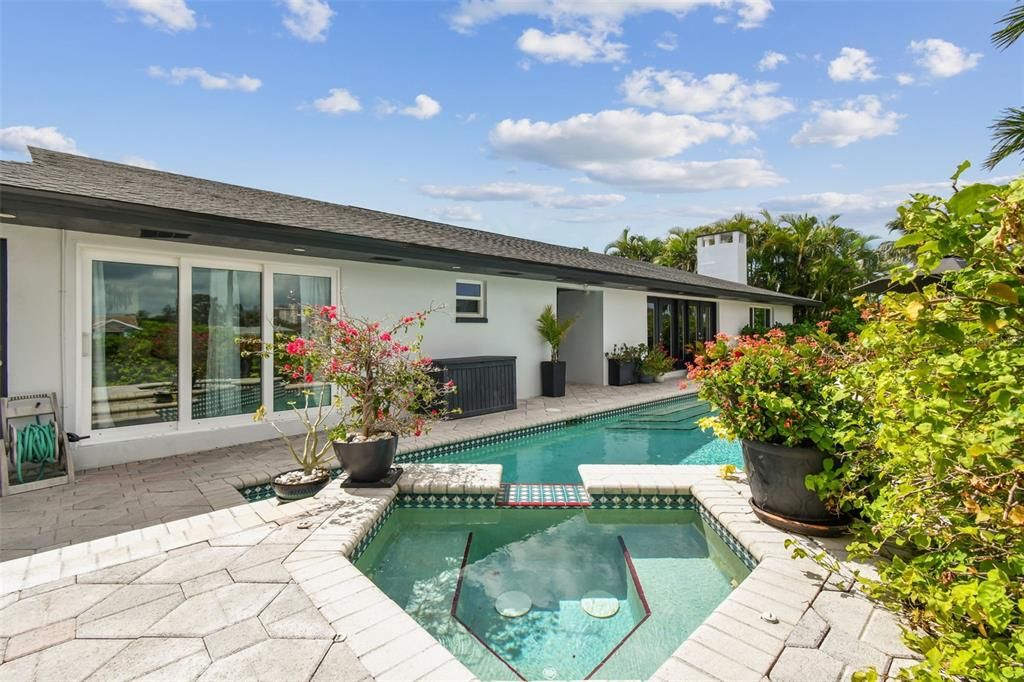 En Venta: $1,999,000 (5 camas, 3 baños, 3463 Pies cuadrados)