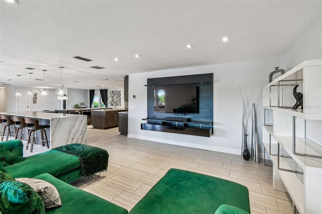 En Venta: $1,999,000 (5 camas, 3 baños, 3463 Pies cuadrados)