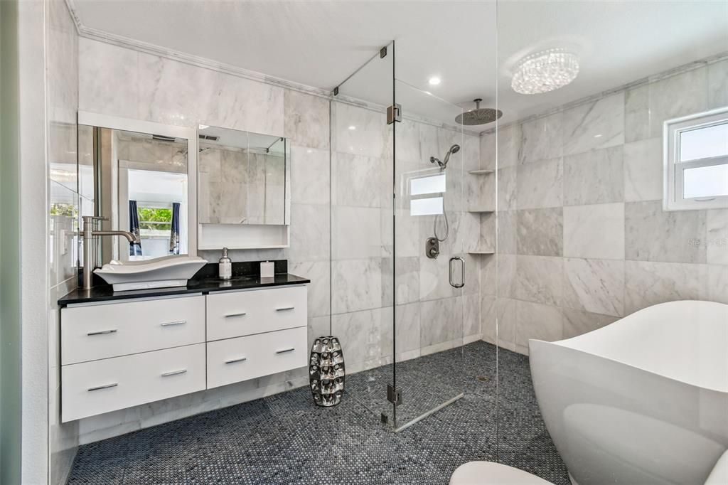 En Venta: $1,999,000 (5 camas, 3 baños, 3463 Pies cuadrados)