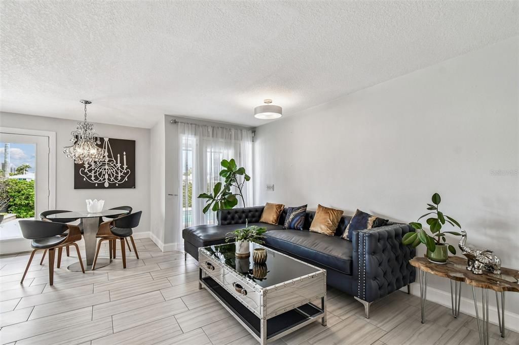 En Venta: $1,999,000 (5 camas, 3 baños, 3463 Pies cuadrados)