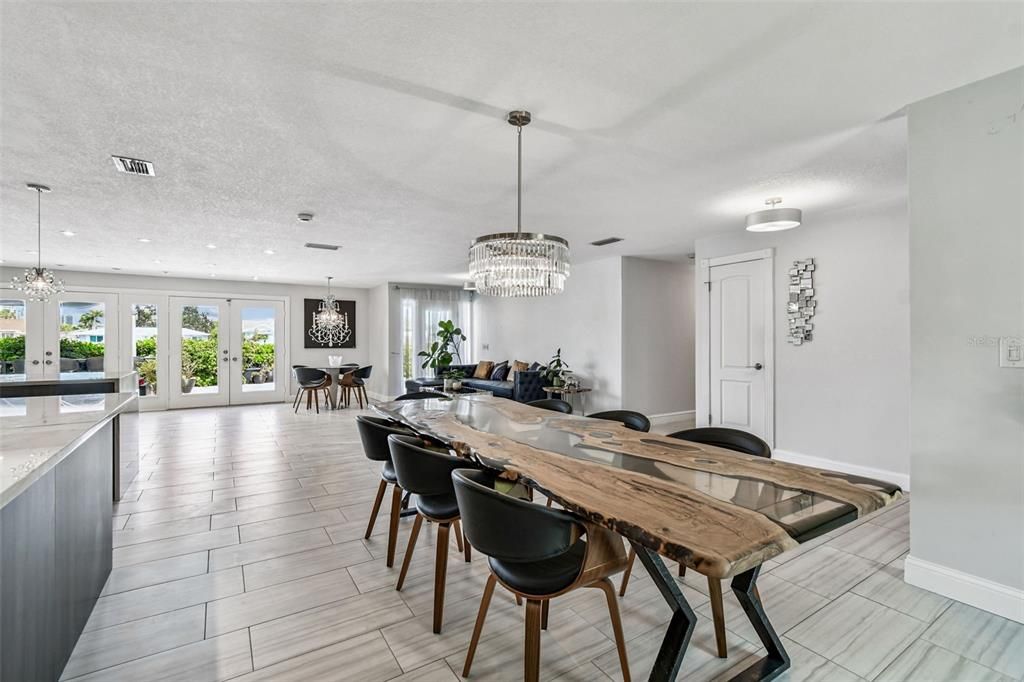 En Venta: $1,999,000 (5 camas, 3 baños, 3463 Pies cuadrados)