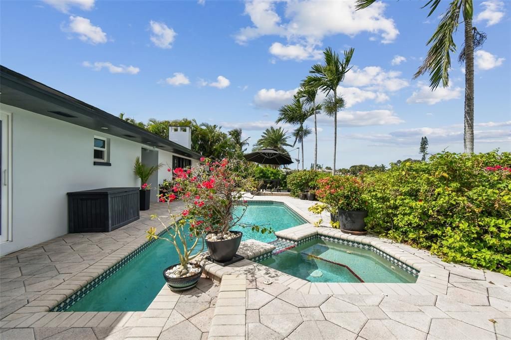 En Venta: $1,999,000 (5 camas, 3 baños, 3463 Pies cuadrados)