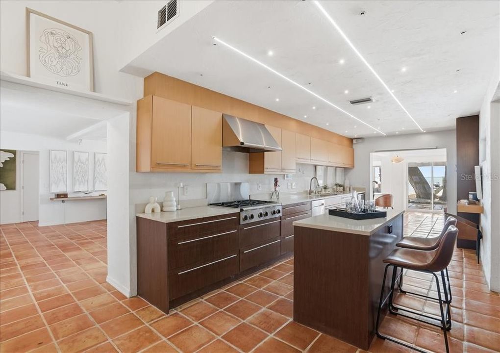 En Venta: $2,750,000 (3 camas, 3 baños, 3219 Pies cuadrados)