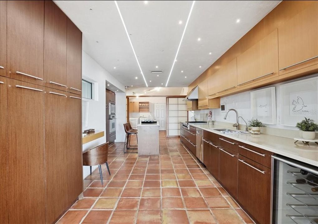 En Venta: $2,750,000 (3 camas, 3 baños, 3219 Pies cuadrados)