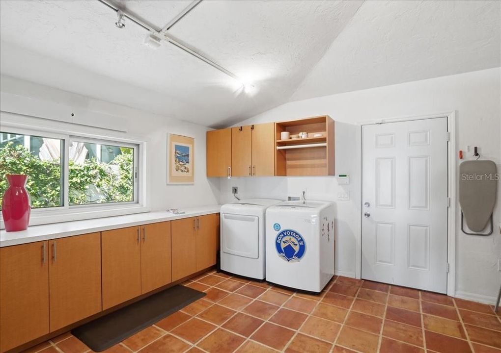 En Venta: $2,750,000 (3 camas, 3 baños, 3219 Pies cuadrados)