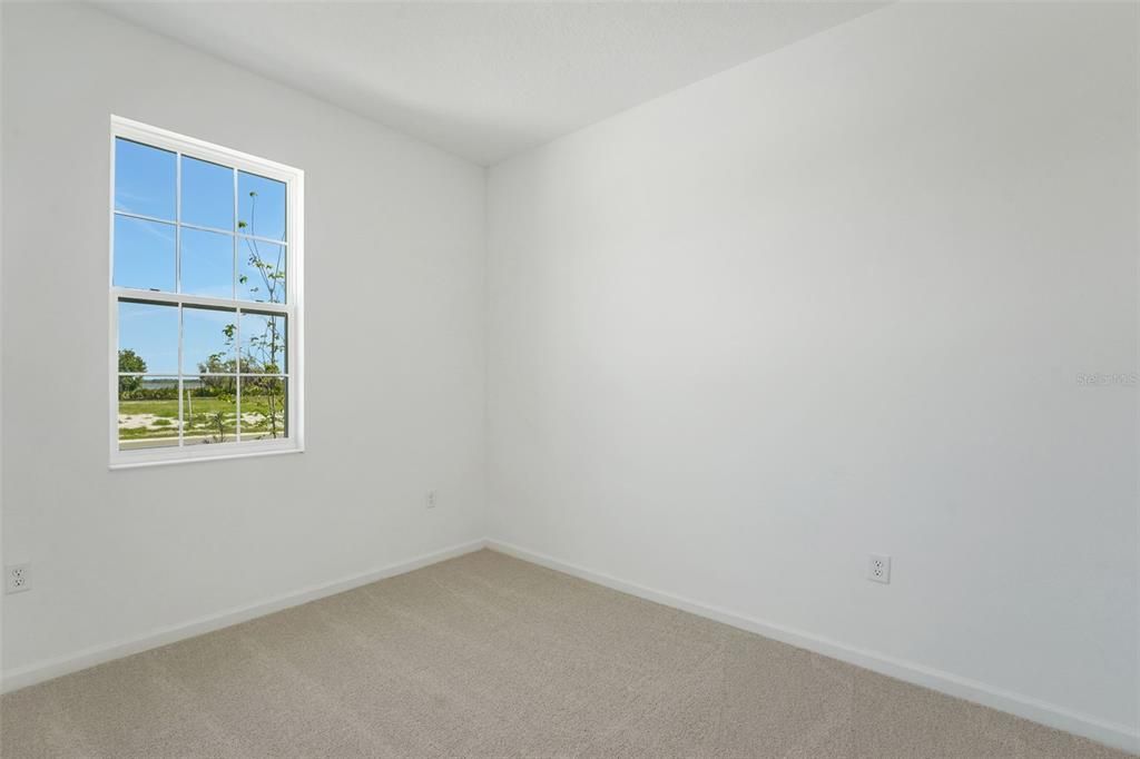 Activo con contrato: $274,990 (4 camas, 2 baños, 1598 Pies cuadrados)