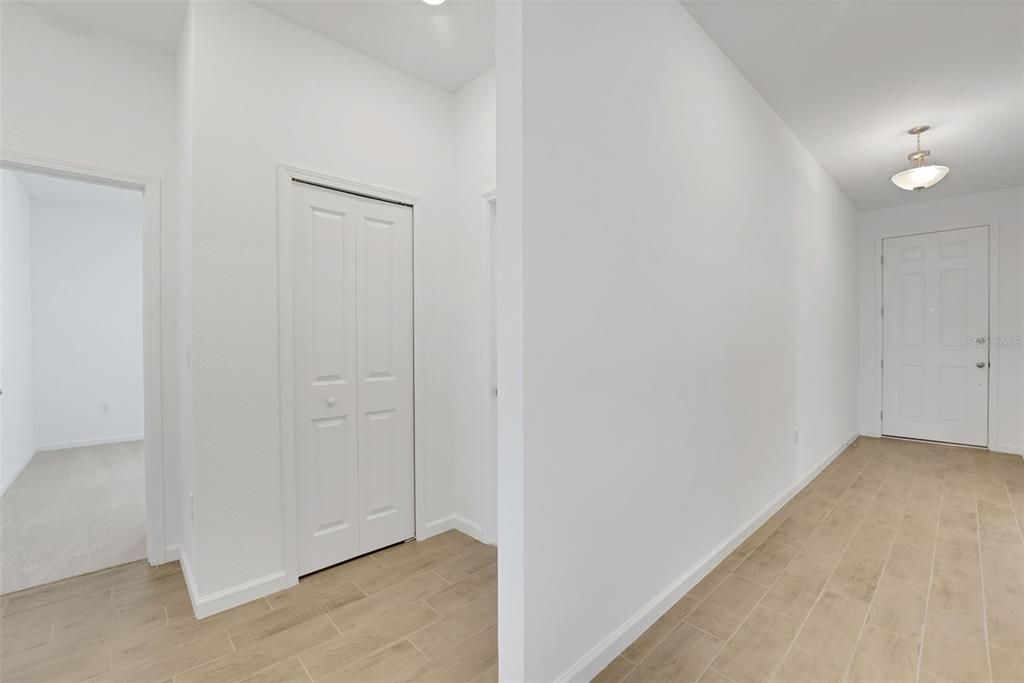 Activo con contrato: $274,990 (4 camas, 2 baños, 1598 Pies cuadrados)