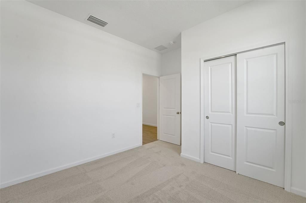 Activo con contrato: $274,990 (4 camas, 2 baños, 1598 Pies cuadrados)