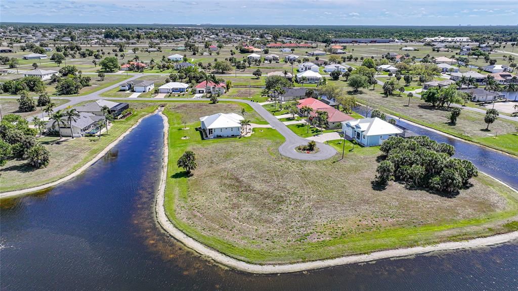 待售: $199,800 (0.31 acres)