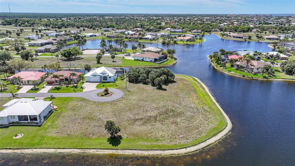 待售: $199,800 (0.31 acres)