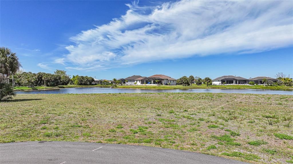 待售: $199,800 (0.31 acres)