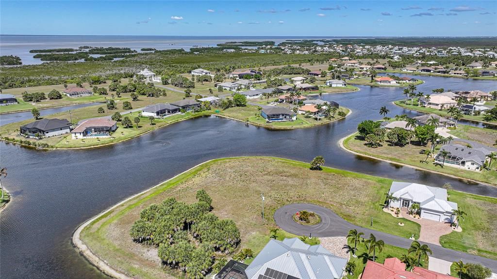 待售: $199,800 (0.31 acres)