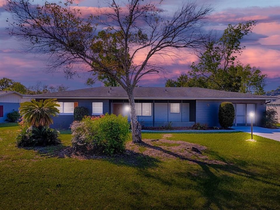 For Sale: $298,880 (2 beds, 2 baths, 1472 Square Feet)