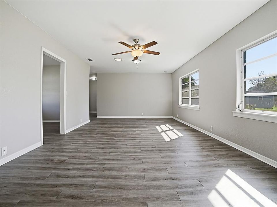 For Sale: $298,880 (2 beds, 2 baths, 1472 Square Feet)