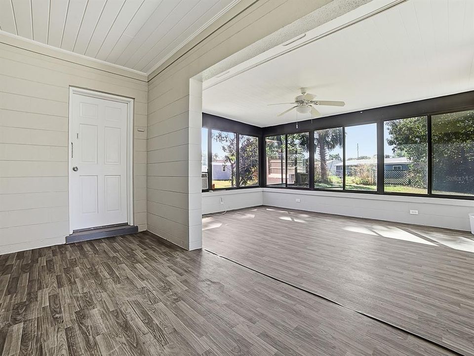 For Sale: $298,880 (2 beds, 2 baths, 1472 Square Feet)