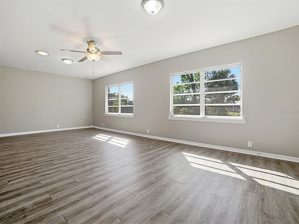 For Sale: $298,880 (2 beds, 2 baths, 1472 Square Feet)