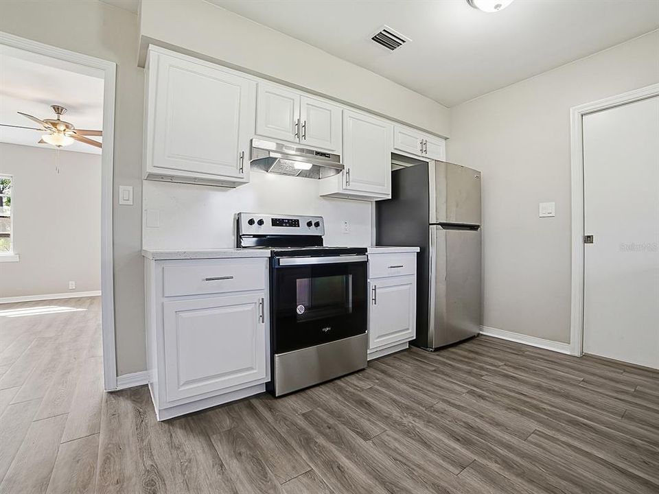For Sale: $298,880 (2 beds, 2 baths, 1472 Square Feet)