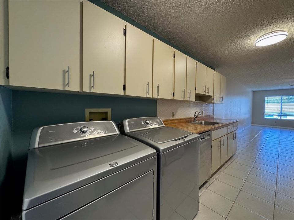 En Venta: $154,000 (3 camas, 2 baños, 1140 Pies cuadrados)