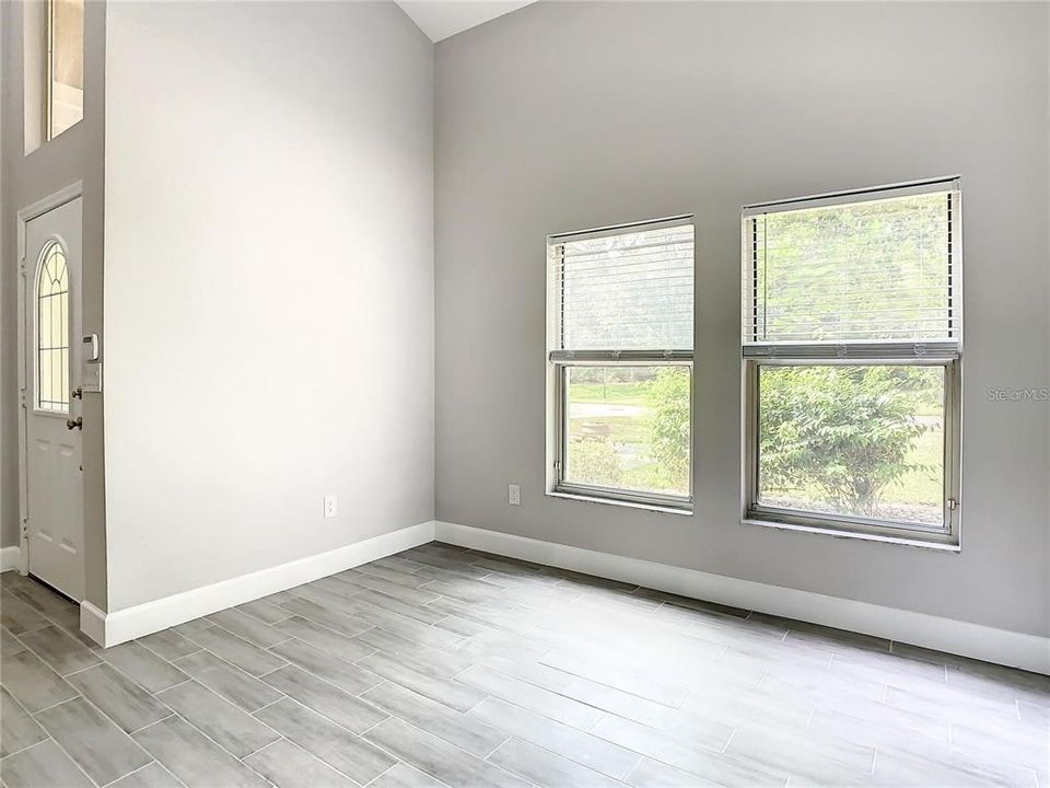Activo con contrato: $2,795 (3 camas, 2 baños, 2081 Pies cuadrados)
