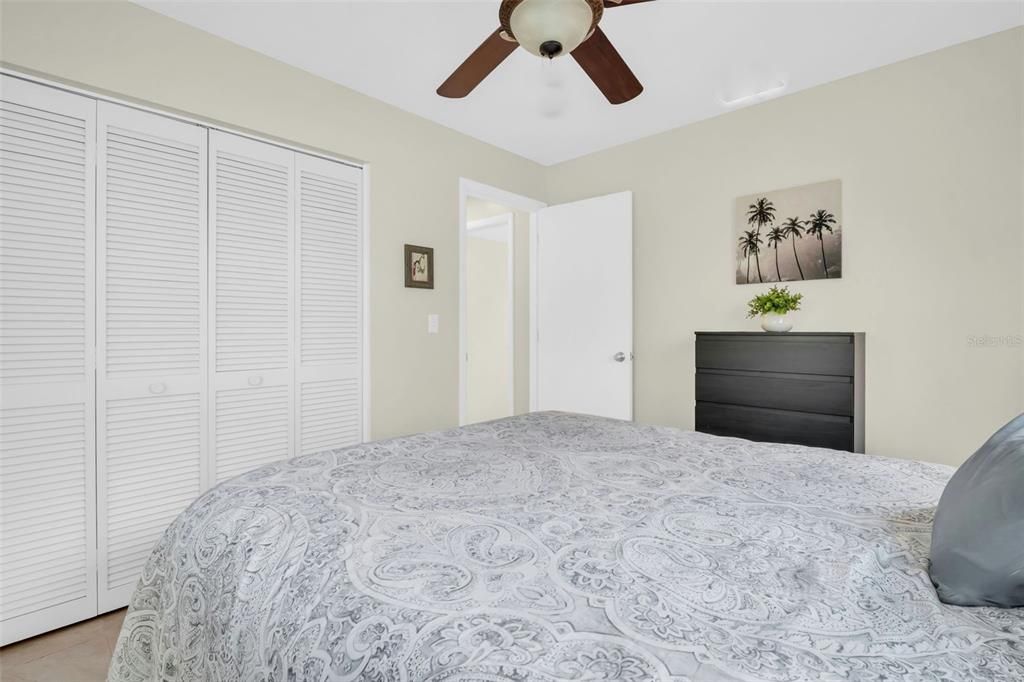 Activo con contrato: $355,900 (2 camas, 1 baños, 1284 Pies cuadrados)
