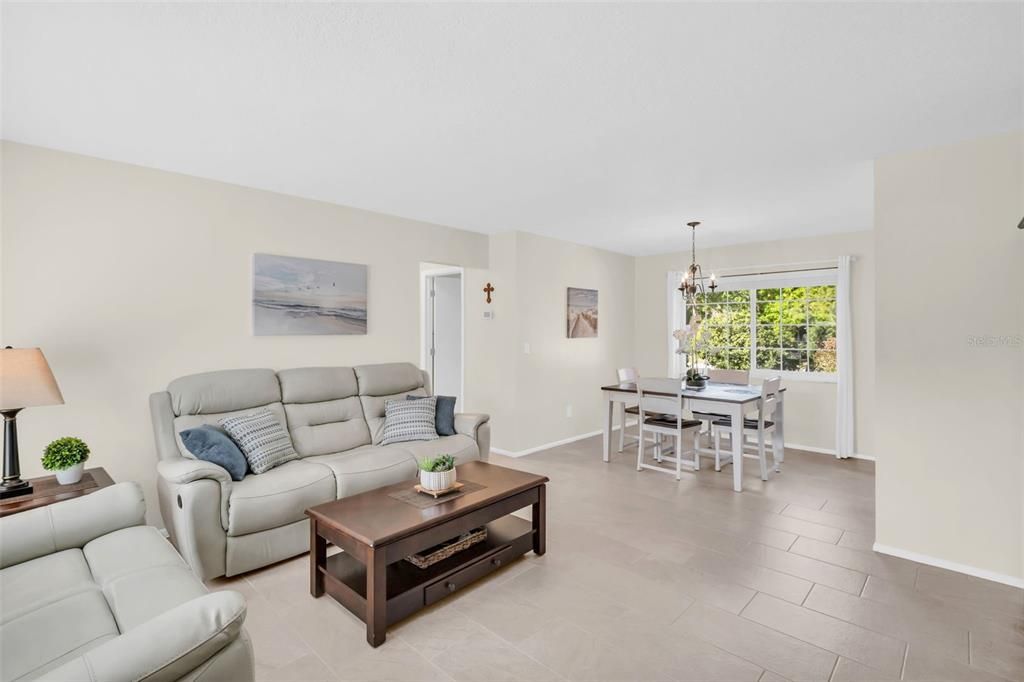 Activo con contrato: $355,900 (2 camas, 1 baños, 1284 Pies cuadrados)