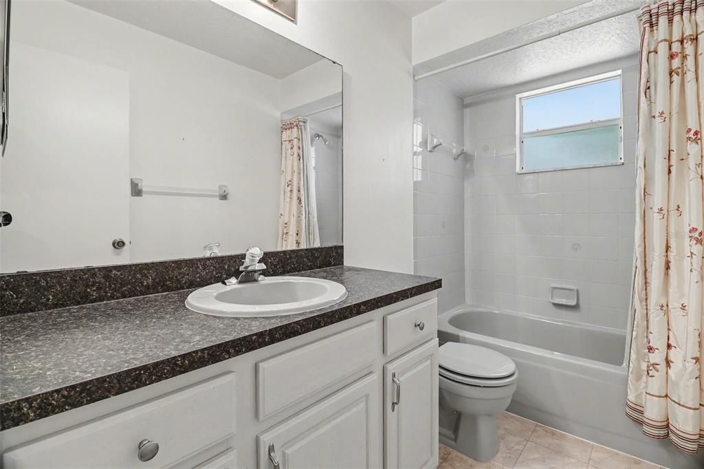 En Venta: $359,900 (3 camas, 2 baños, 2160 Pies cuadrados)