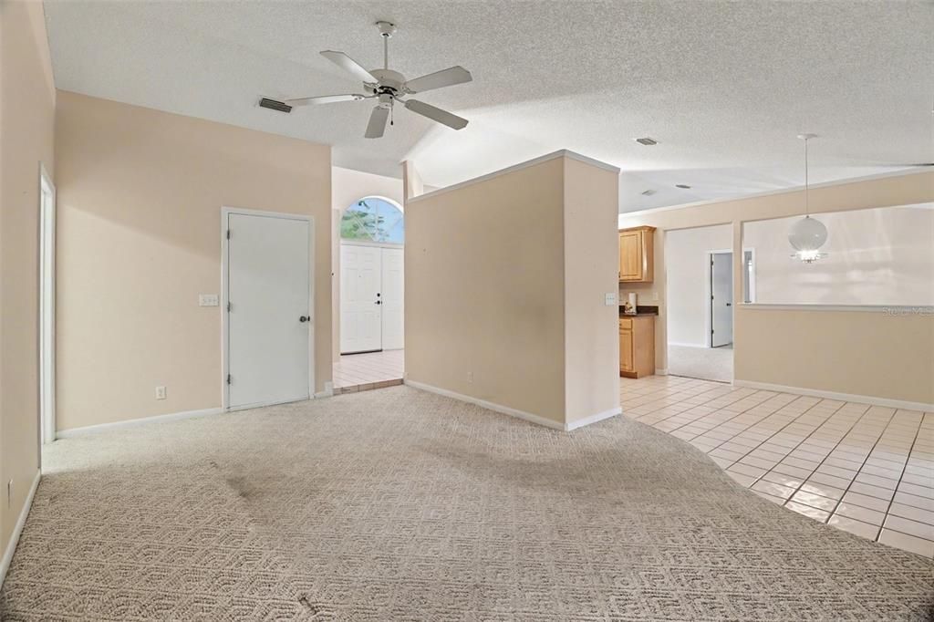 En Venta: $359,900 (3 camas, 2 baños, 2160 Pies cuadrados)