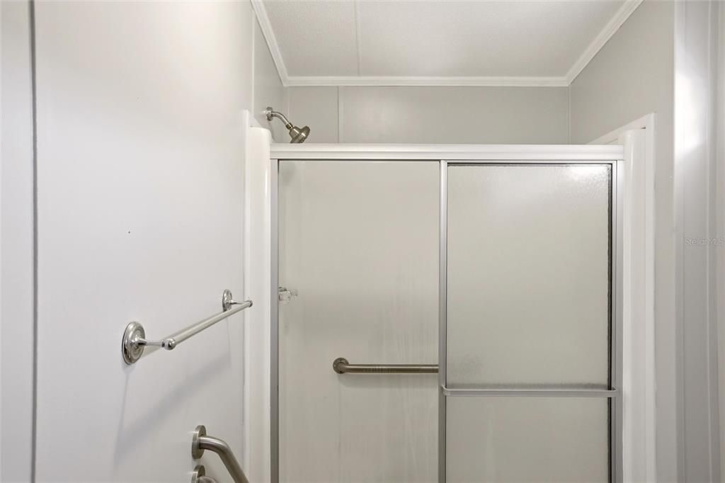 На продажу: $180,000 (2 спален, 2 ванн, 975 Квадратных фут)