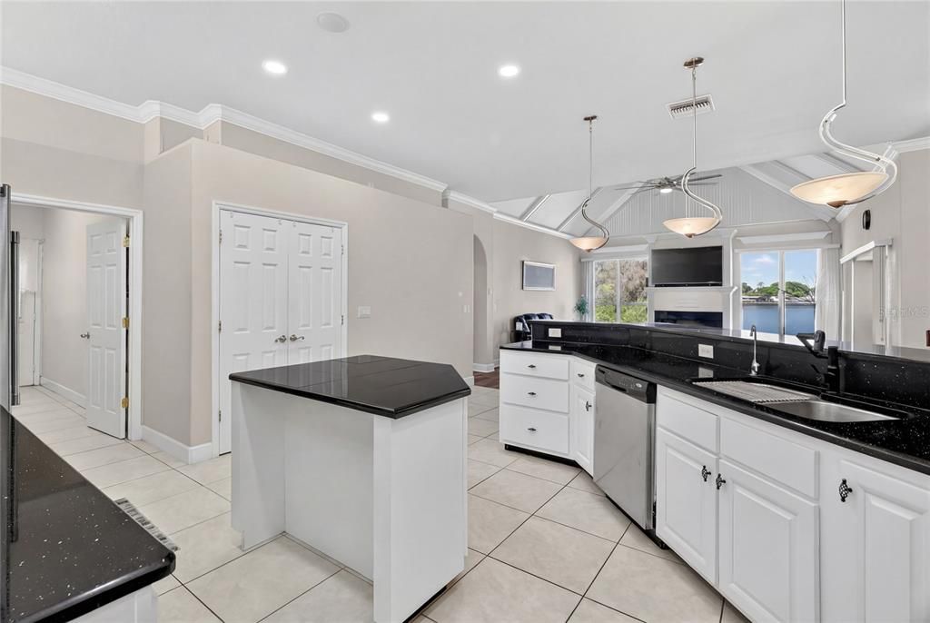 For Sale: $850,000 (3 beds, 2 baths, 3255 Square Feet)