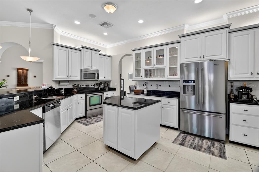 For Sale: $850,000 (3 beds, 2 baths, 3255 Square Feet)