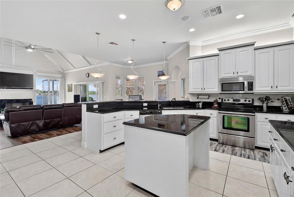For Sale: $850,000 (3 beds, 2 baths, 3255 Square Feet)