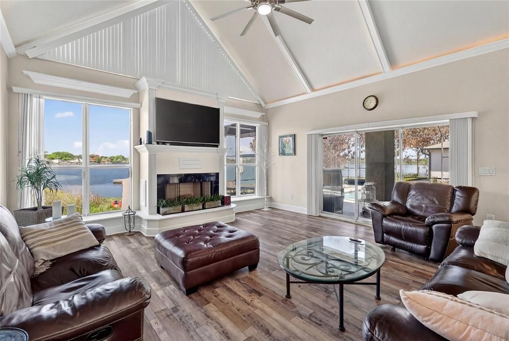 For Sale: $850,000 (3 beds, 2 baths, 3255 Square Feet)