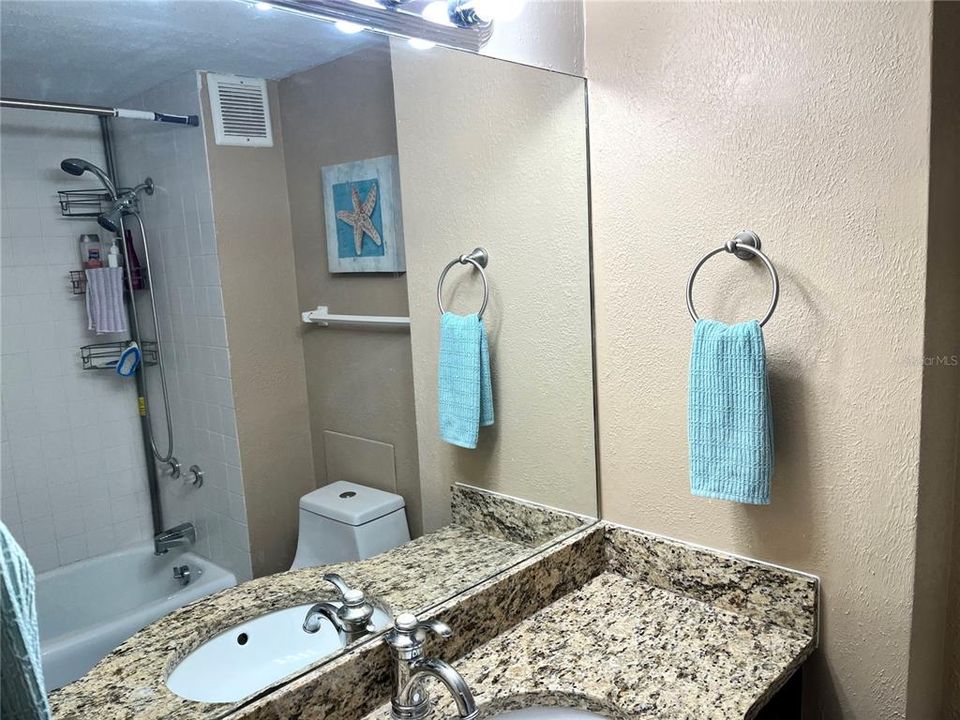 For Sale: $460,000 (2 beds, 1 baths, 1054 Square Feet)