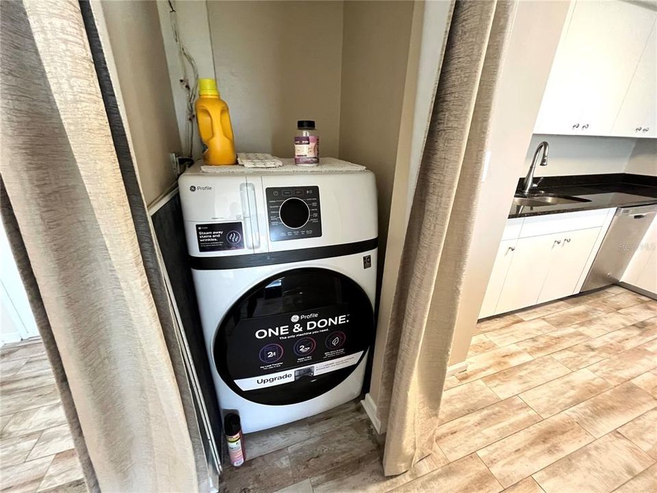 For Sale: $460,000 (2 beds, 1 baths, 1054 Square Feet)