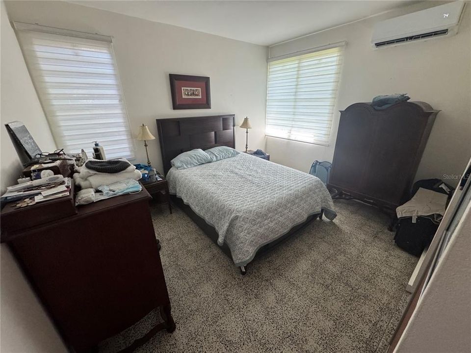 Active With Contract: $385,000 (5 beds, 0 baths, 2000 Square Feet)