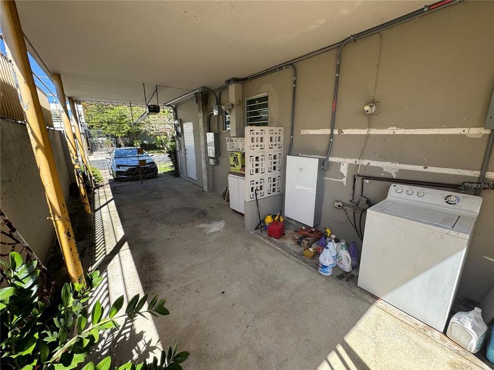 Active With Contract: $385,000 (5 beds, 0 baths, 2000 Square Feet)