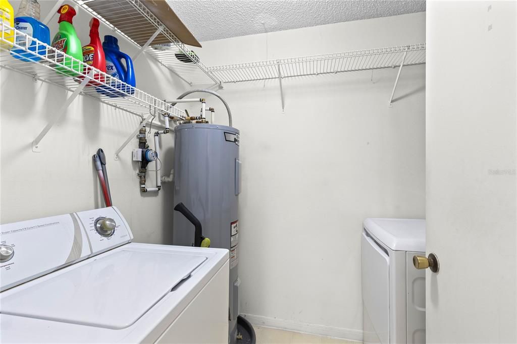 Active With Contract: $124,900 (1 beds, 1 baths, 701 Square Feet)