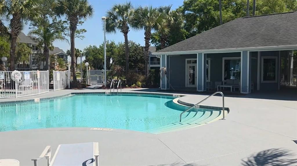 Active With Contract: $124,900 (1 beds, 1 baths, 701 Square Feet)