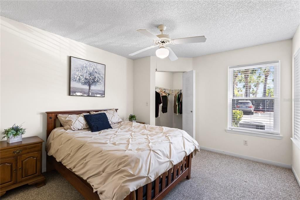 Active With Contract: $124,900 (1 beds, 1 baths, 701 Square Feet)