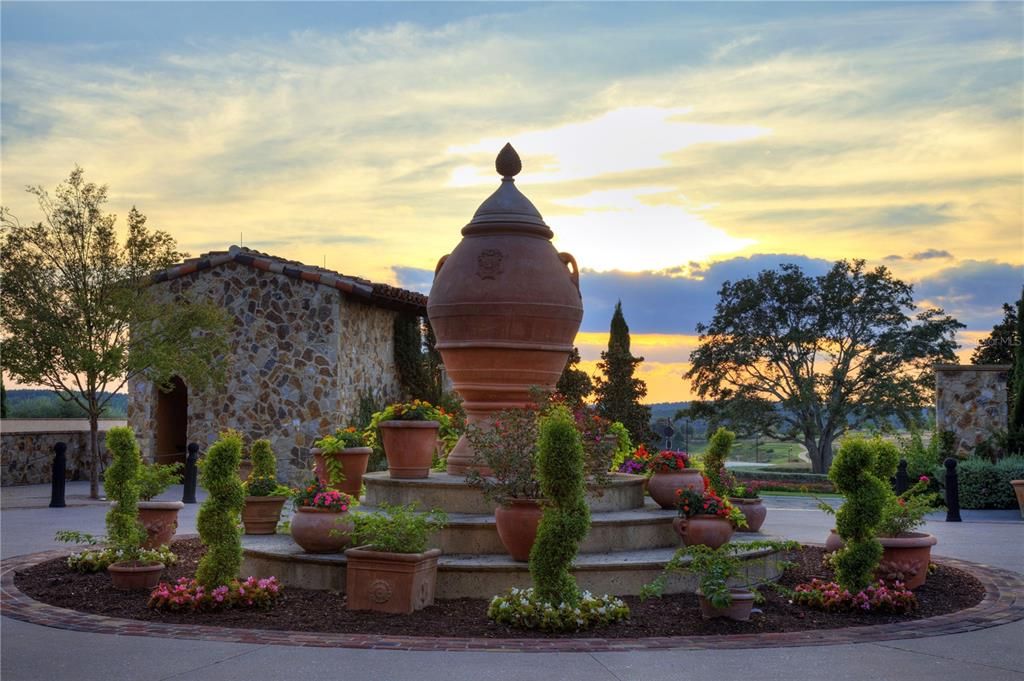 待售: $875,000 (2.03 acres)