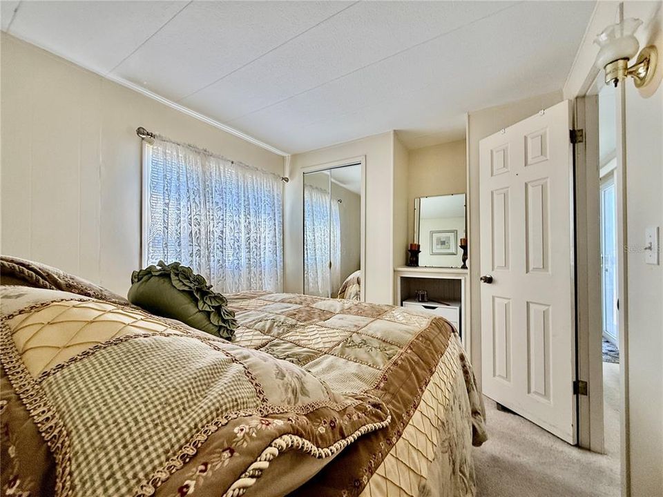 Active With Contract: $99,000 (2 beds, 1 baths, 852 Square Feet)